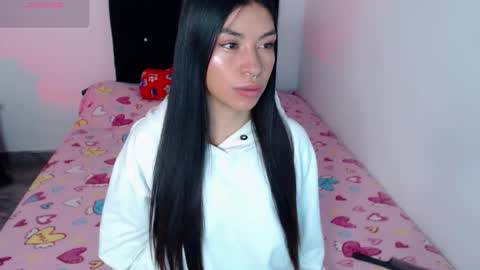 Snapshot of violett_flowers chatting on 09/08/25, 07:13 violeta  online show from 09/08/25, 07:13