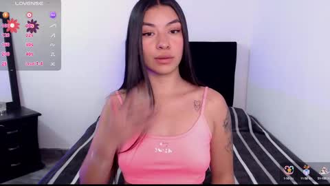Snapshot of violett_flowers chatting on 09/25/25, 07:06 violeta  online show from 09/25/25, 07:06