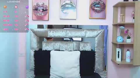 Snapshot of violett_froz chatting on 01/25/25, 08:42 Violeta froz online show from 01/25/25, 08:42