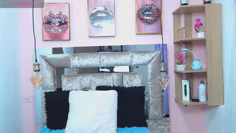 Snapshot of violett_froz chatting on 02/11/25, 04:35 Violeta froz online show from 02/11/25, 04:35