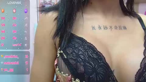 Snapshot of violett_froz chatting on 02/23/25, 04:13 Violeta froz online show from 02/23/25, 04:13