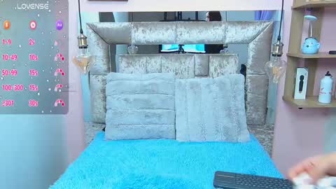 Snapshot of violett_froz chatting on 02/24/25, 04:36 Violeta froz online show from 02/24/25, 04:36