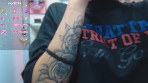 Snapshot of violett_froz chatting on 02/25/25, 04:21 Violeta froz online show from 02/25/25, 04:21