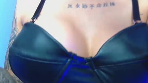 Snapshot of violett_froz chatting on 10/04/25, 03:10 Violeta froz online show from 10/04/25, 03:10