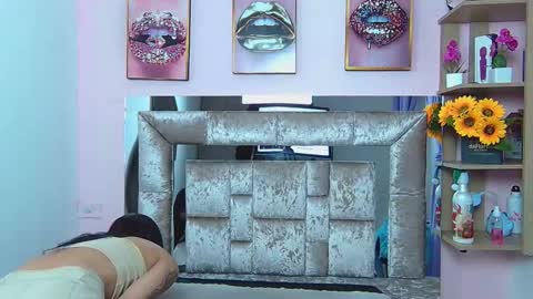 Snapshot of violett_froz chatting on 11/18/25, 07:18 Violeta froz online show from 11/18/25, 07:18