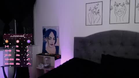 Snapshot of violett_hottie chatting on 05/05/26, 02:30 violett Independent model online show from 05/05/26, 02:30