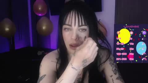 Snapshot of violett_hottie chatting on 07/22/26, 01:52 violett Independent model online show from 07/22/26, 01:52