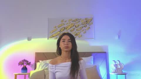 Snapshot of violetta_finch chatting on 05/19/26, 10:21 violetta_finch online show from 05/19/26, 10:21