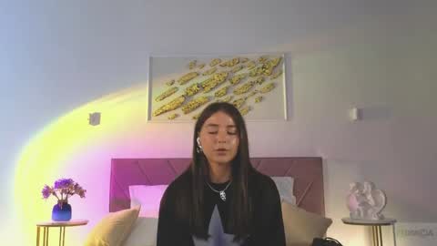Snapshot of violetta_finch chatting on 06/05/26, 10:32 violetta_finch online show from 06/05/26, 10:32