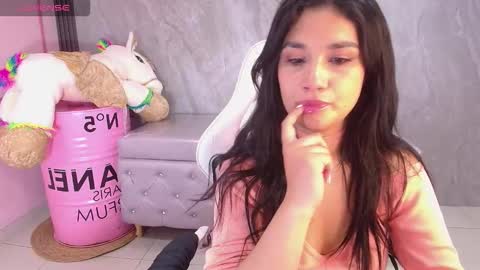 Snapshot of violetta_jhonson_v chatting on 10/05/25, 04:33 Violetta online show from 10/05/25, 04:33