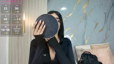Snapshot of violetta_ross chatting on 09/20/25, 11:44 violetta_ross online show from 09/20/25, 11:44