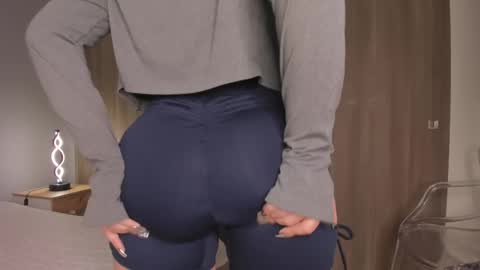 Snapshot of violetta_swift_ chatting on 02/11/25, 04:33 violetta independent model online show from 02/11/25, 04:33