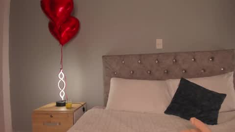 Snapshot of violetta_swift_ chatting on 02/15/25, 09:49 violetta independent model online show from 02/15/25, 09:49