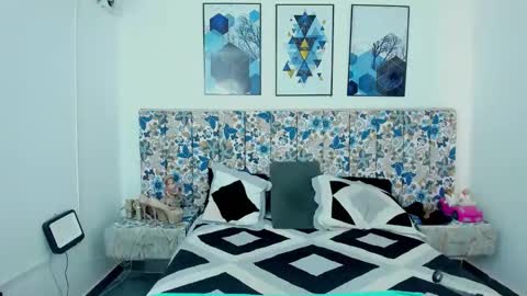 Princess Violet Valerious Follow me IGX violetvalerious online show from 04/06/26, 02:51