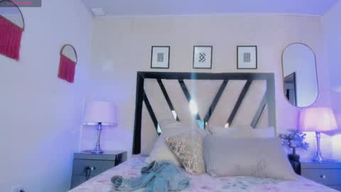 Snapshot of violettaa_stone chatting on 03/31/26, 04:46 Violettaa online show from 03/31/26, 04:46