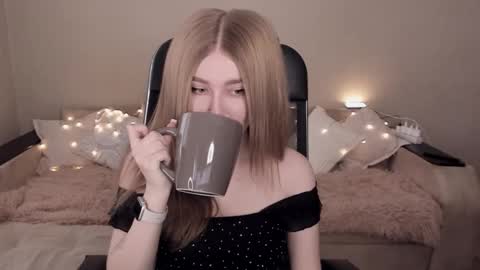 ViolettaOtis online show from 02/15/25, 11:28