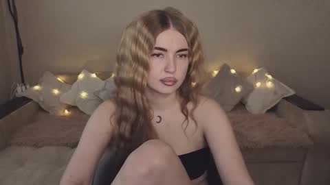 ViolettaOtis online show from 09/30/25, 01:49