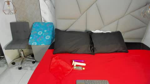 violettaruizz online show from 04/23/26, 07:05