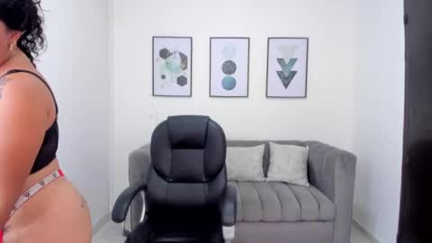 Snapshot of violettasweet_ chatting on 09/20/25, 01:56 Violetta online show from 09/20/25, 01:56