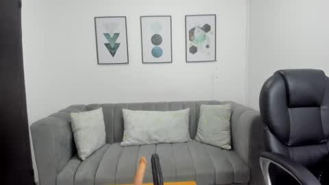 Snapshot of violettasweet_ chatting on 10/18/25, 11:11 Violetta online show from 10/18/25, 11:11