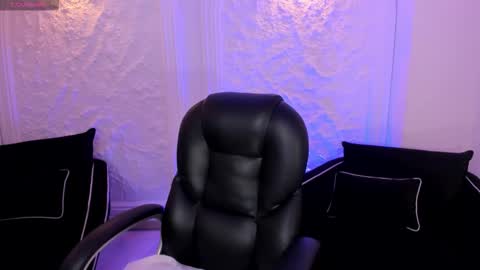 Violett Castel online show from 10/13/25, 06:52