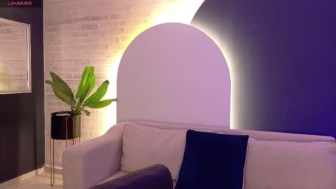 Violett Castel online show from 03/07/26, 07:11