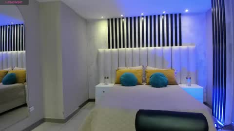 Violett Castel online show from 03/16/26, 07:40