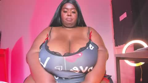 Snapshot of violette_plus chatting on 07/11/26, 08:11 Call me valeria online show from 07/11/26, 08:11