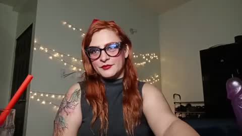 Snapshot of violettelynn_ chatting on 07/23/26, 12:14 Violetta Morningstar online show from 07/23/26, 12:14