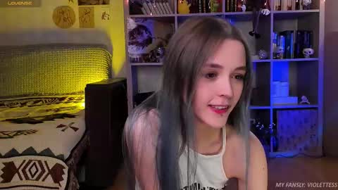 Snapshot of violettesss chatting on 01/06/26, 05:16 Vi Best on my Fansly online show from 01/06/26, 05:16