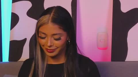 Violet online show from 02/01/25, 12:40