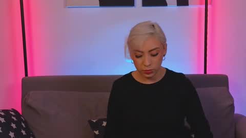 Violet online show from 02/19/25, 01:18