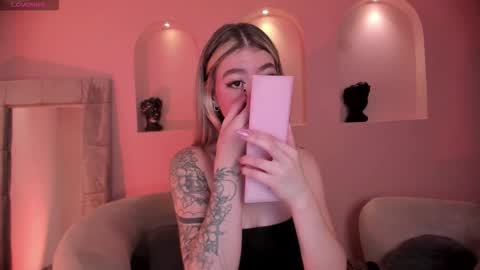 Violett  online show from 12/05/25, 11:30