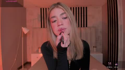 Violett  online show from 04/23/26, 09:08