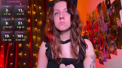 Snapshot of violettmo0n chatting on 02/15/26, 09:44 Next stream 1522026 400 GMT 3 online show from 02/15/26, 09:44