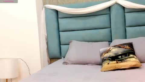 violet rossy online show from 04/18/26, 07:07