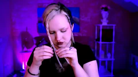 Snapshot of violettwoods chatting on 06/29/26, 10:37 Violett online show from 06/29/26, 10:37