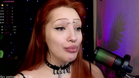 Snapshot of violetvio1ator chatting on 01/08/25, 08:16 Dommy mommy online show from 01/08/25, 08:16