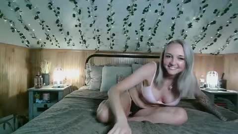 violet styles online show from 03/18/26, 02:31