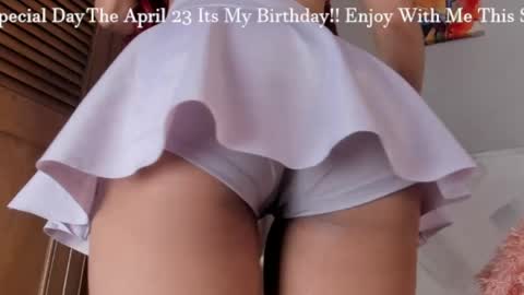 Snapshot of violetwinters_ chatting on 04/21/26, 03:46 violetwinters_ online show from 04/21/26, 03:46