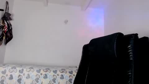 Snapshot of violetwitch05 chatting on 01/07/25, 04:48 Violet online show from 01/07/25, 04:48