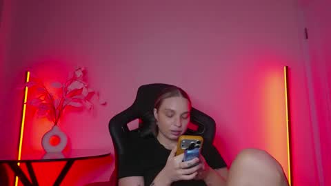 Violla online show from 12/14/25, 01:49