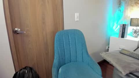 VIOLLET online show from 11/28/25, 12:57