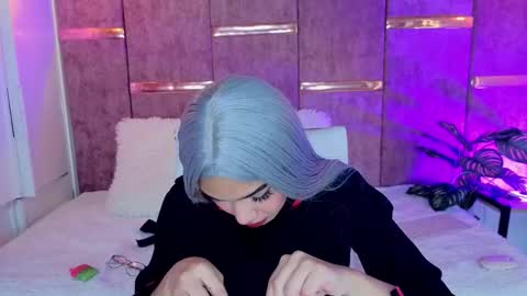 viollettebylyly online show from 10/08/25, 12:14