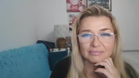 Snapshot of vionerra chatting on 11/15/25, 11:32 Vionerra online show from 11/15/25, 11:32