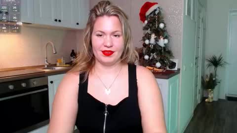 Snapshot of vip_juicy chatting on 01/12/25, 09:19 VelvettTime online show from 01/12/25, 09:19