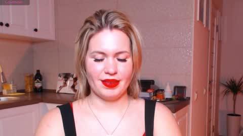 Snapshot of vip_juicy chatting on 02/11/25, 02:35 VelvettTime online show from 02/11/25, 02:35