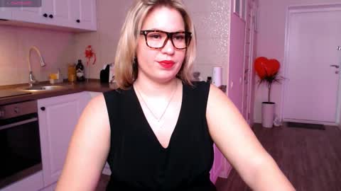 Snapshot of vip_juicy chatting on 02/28/25, 06:32 VelvettTime online show from 02/28/25, 06:32