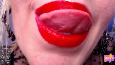 Snapshot of vip_sweetness chatting on 06/13/26, 06:22 vip sweetness online show from 06/13/26, 06:22