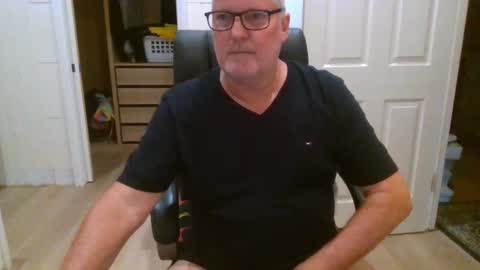 viper654321 online show from 04/01/26, 07:42